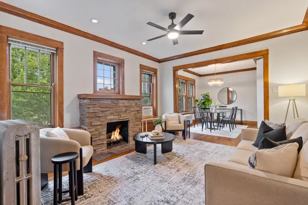1469 W Berteau AVE #303, Chicago, IL 60613
