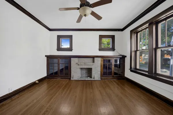 2439 W Birchwood ST #1W, Chicago, IL 60645