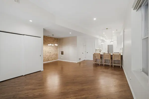 626 W Buckingham PL #1E, Chicago, IL 60657
