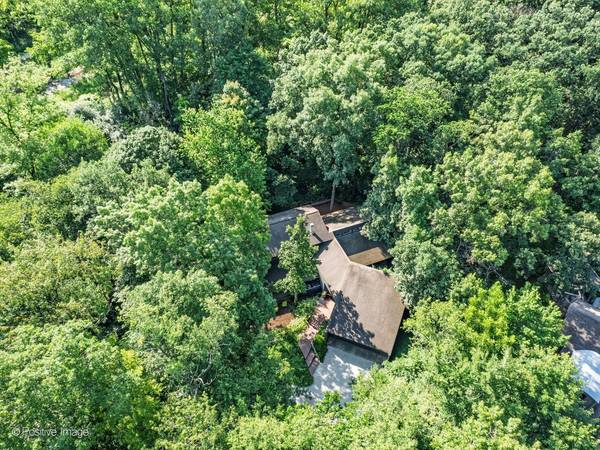 29W015 Forest LN, Warrenville, IL 60555