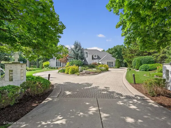 14 Olympia CT, Oak Brook, IL 60523