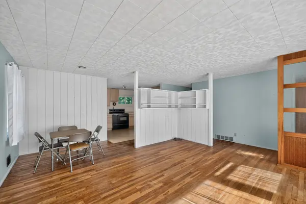 1212 N 1st ST, Dekalb, IL 60115