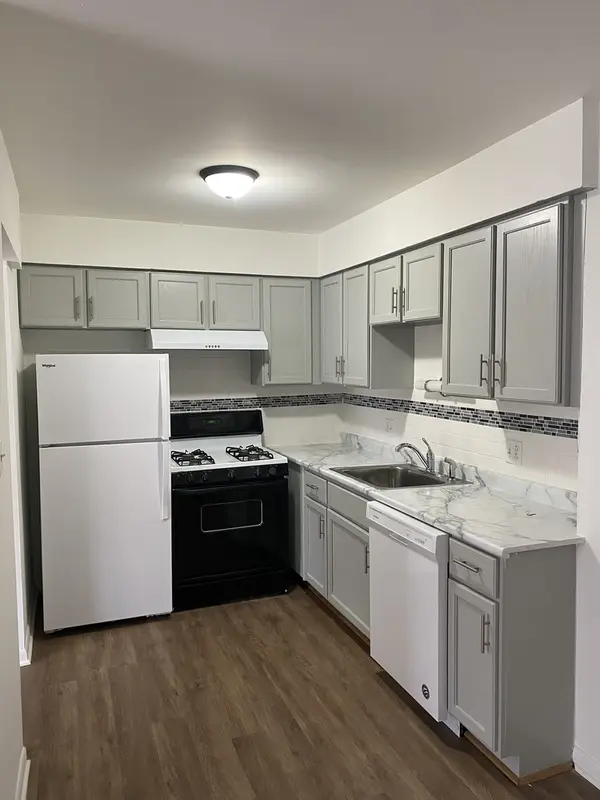 10S472 Echo LN #12, Willowbrook, IL 60527