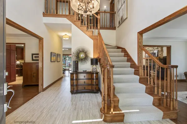 946 E Krista CT, Palatine, IL 60074