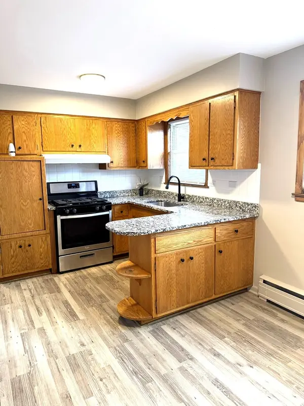 7538 WAUKEGAN RD #2E, Niles, IL 60714