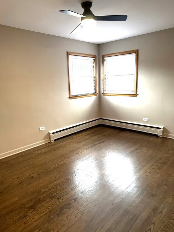 7538 WAUKEGAN RD #2E, Niles, IL 60714
