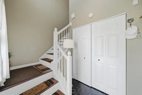 1719 Autumn AVE #C, Schaumburg, IL 60193