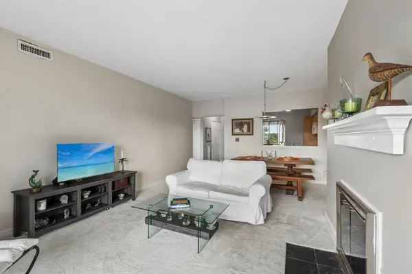 460 N Main ST #N403A, Wauconda, IL 60084