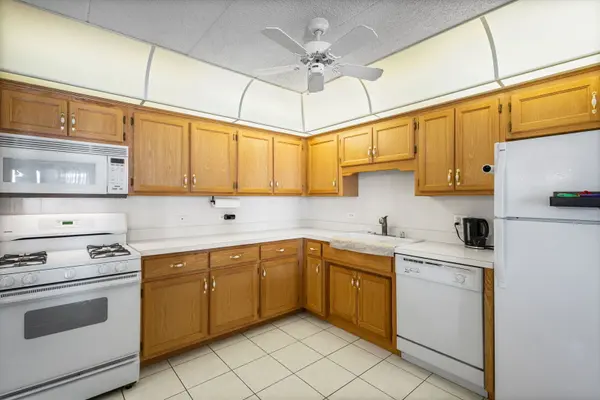 6248 S Gullikson RD #2E, Chicago, IL 60638