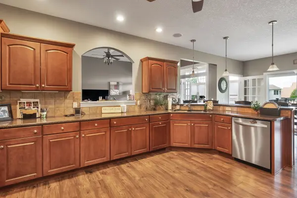 6412 Forest RD, Davenport, IA 52807