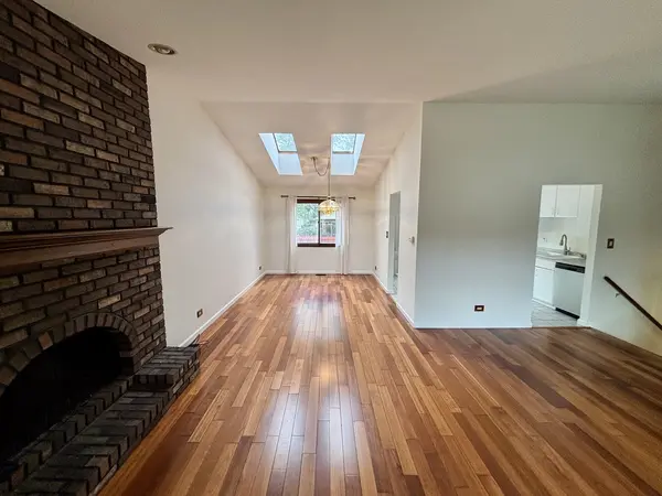1450 Sturbridge CT, Hoffman Estates, IL 60192