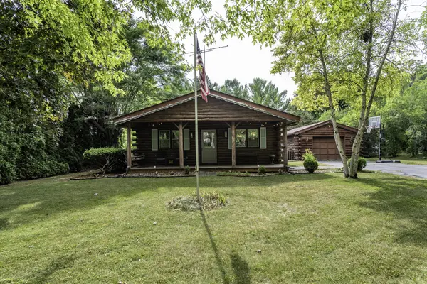 8214 203rd AVE, Bristol, WI 53104