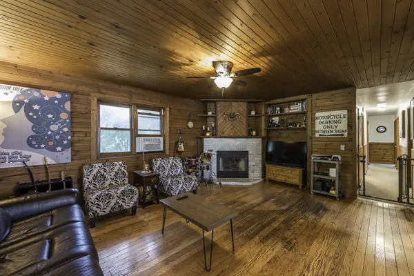 8214 203rd AVE, Bristol, WI 53104