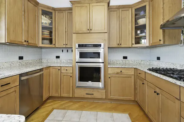 1132 Schneider AVE, Oak Park, IL 60302
