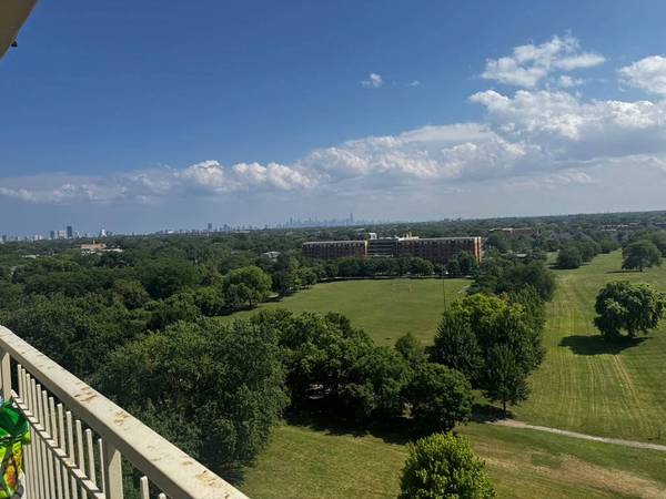 7061 N Kedzie AVE #1102, Chicago, IL 60645