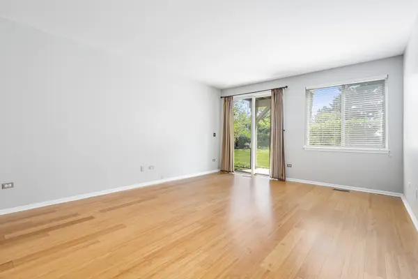 3089 Kentshire CIR #3089, Naperville, IL 60564