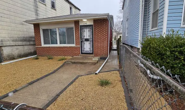 6542 S Carpenter ST, Chicago, IL 60621