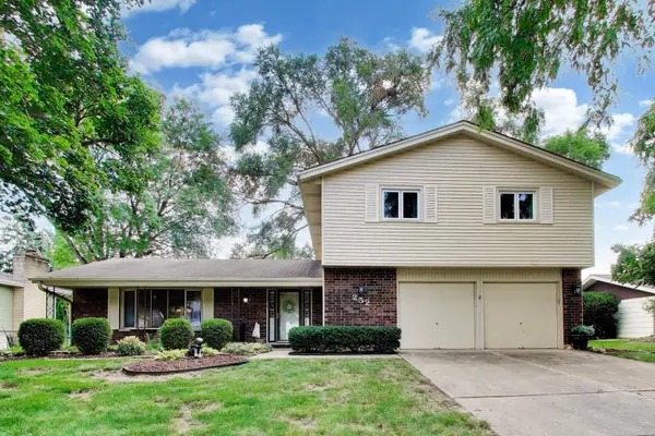 252 Millford LN, Bloomingdale, IL 60108