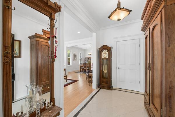 1530 W Grace ST, Chicago, IL 60613