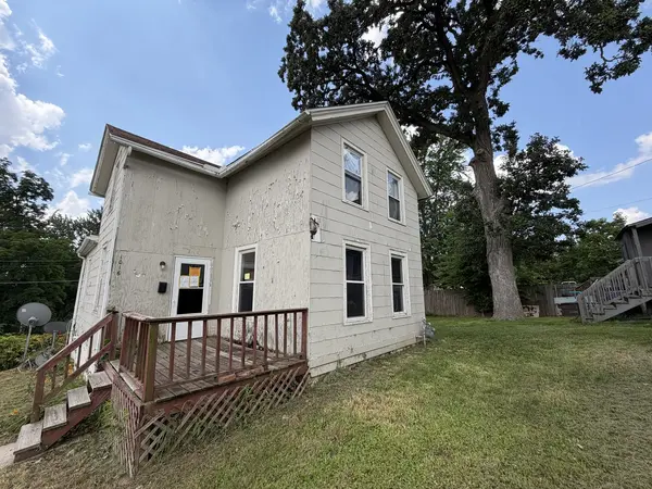 1016 Iowa ST, Davenport, IA 52803