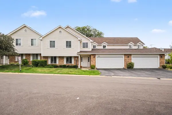 395 Springlake LN #A, Aurora, IL 60504