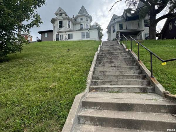 707 Brady ST, Davenport, IA 52803