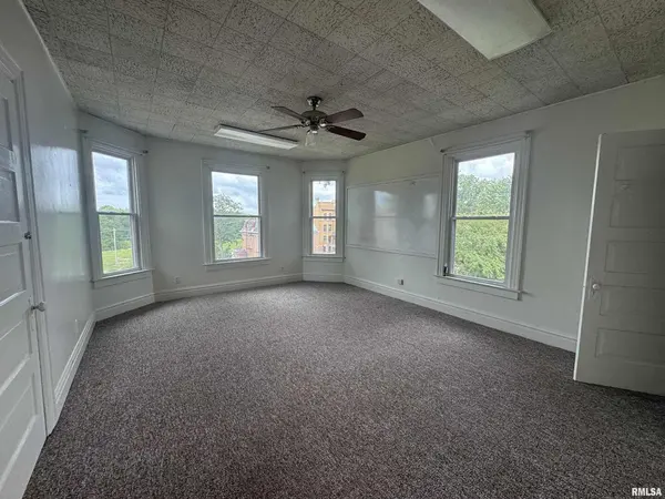 707 Brady ST, Davenport, IA 52803