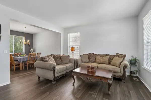 748 Needlegrass Pkwy, Antioch, IL 60002