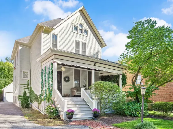 25 S SPRING AVE, La Grange, IL 60525