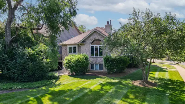 2260 DURAND DR, Downers Grove, IL 60515