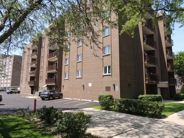 1365 Ashland AVE #204, Des Plaines, IL 60016