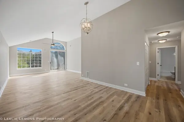 30W015 Juniper CT #30W015, Warrenville, IL 60555
