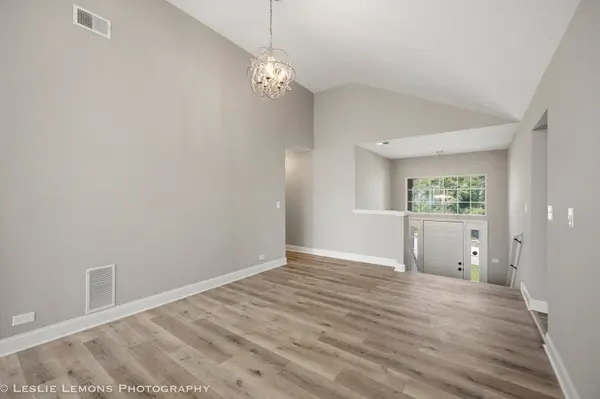 30W015 Juniper CT #30W015, Warrenville, IL 60555