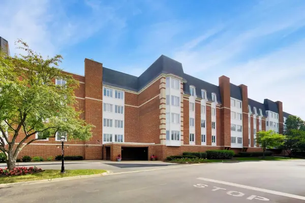 50 Lake BLVD #629, Buffalo Grove, IL 60089