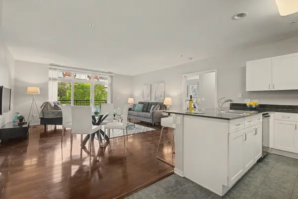 7753 Van Buren ST #312, Forest Park, IL 60130
