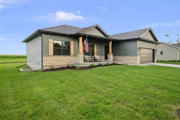 455 Rhonda RD, New Liberty, IA 52765