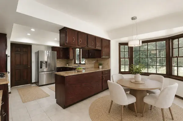 1650 Clendenin LN, Riverwoods, IL 60015