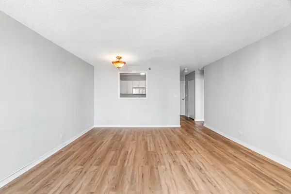 33 W Delaware PL #14F, Chicago, IL 60610