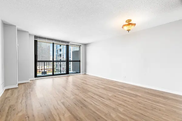 33 W Delaware PL #14F, Chicago, IL 60610