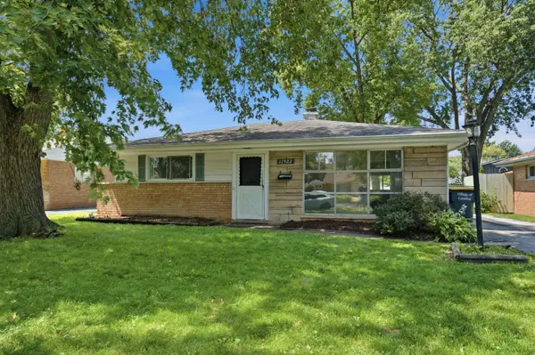 17922 Oakwood AVE, Lansing, IL 60438