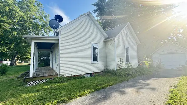 313 N Henderson ST, Kenney, IL 61749