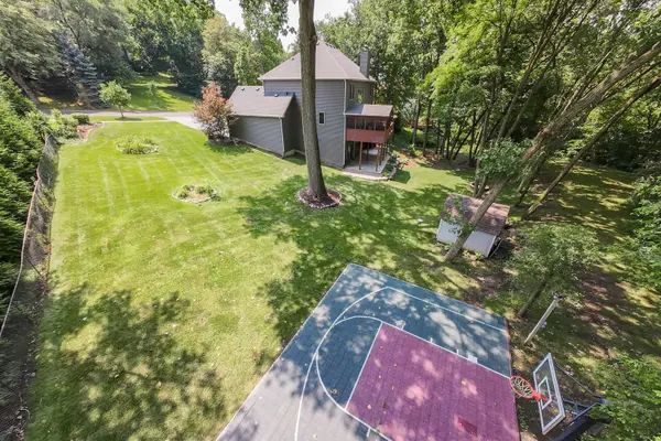 32 Riverbend RD, Montgomery, IL 60538