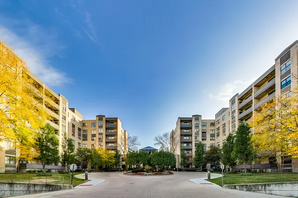 4545 W Touhy AVE #409E, Lincolnwood, IL 60712
