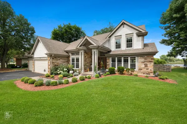 553 Coventry LN, Buffalo Grove, IL 60089