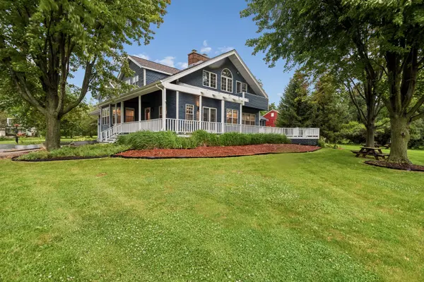 15 Winding Branch RD, Hawthorn Woods, IL 60047