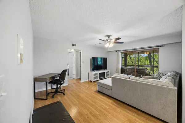 7523 175th ST #731, Tinley Park, IL 60477