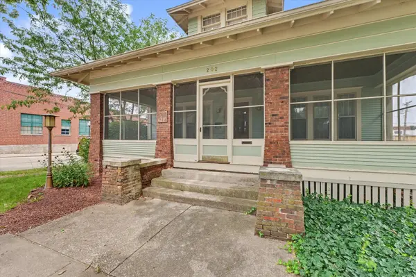 202 E Washington ST, Monticello, IL 61856