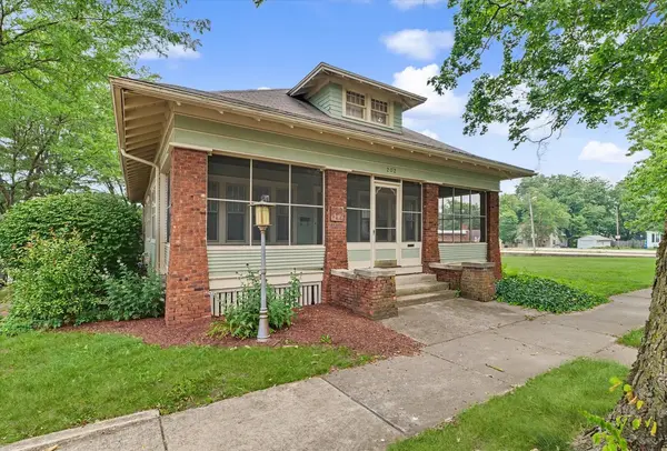 202 E Washington ST, Monticello, IL 61856