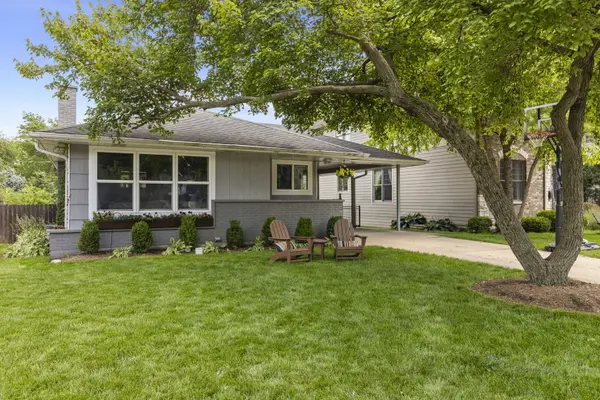 417 DAWN AVE, Glen Ellyn, IL 60137