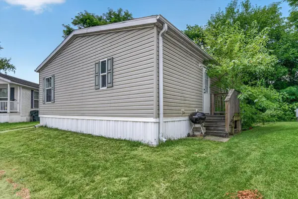 84 Brenner CT, Lynwood, IL 60411